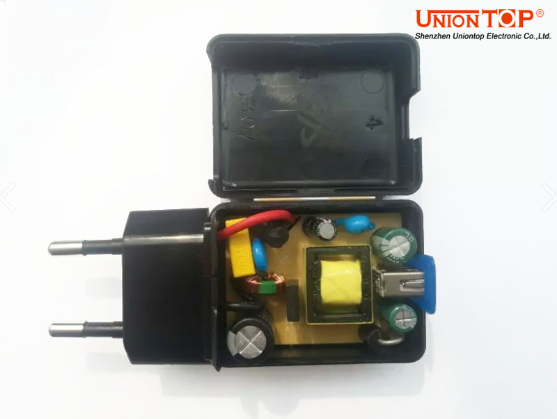 image of 手机充电器>UT28C